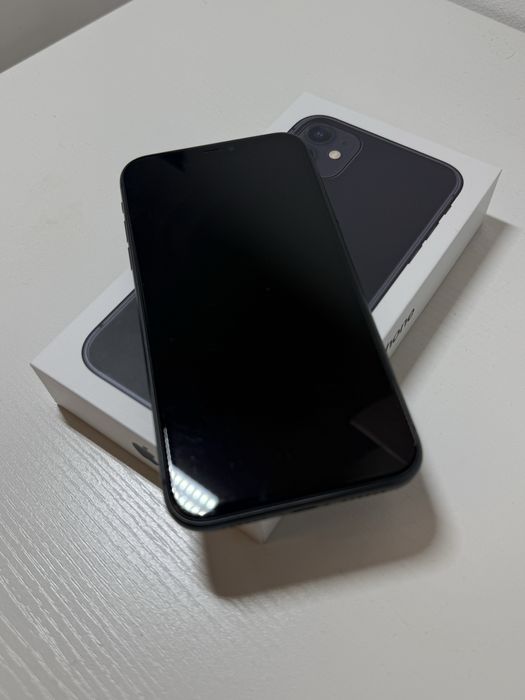 iPhone 11,  64GB