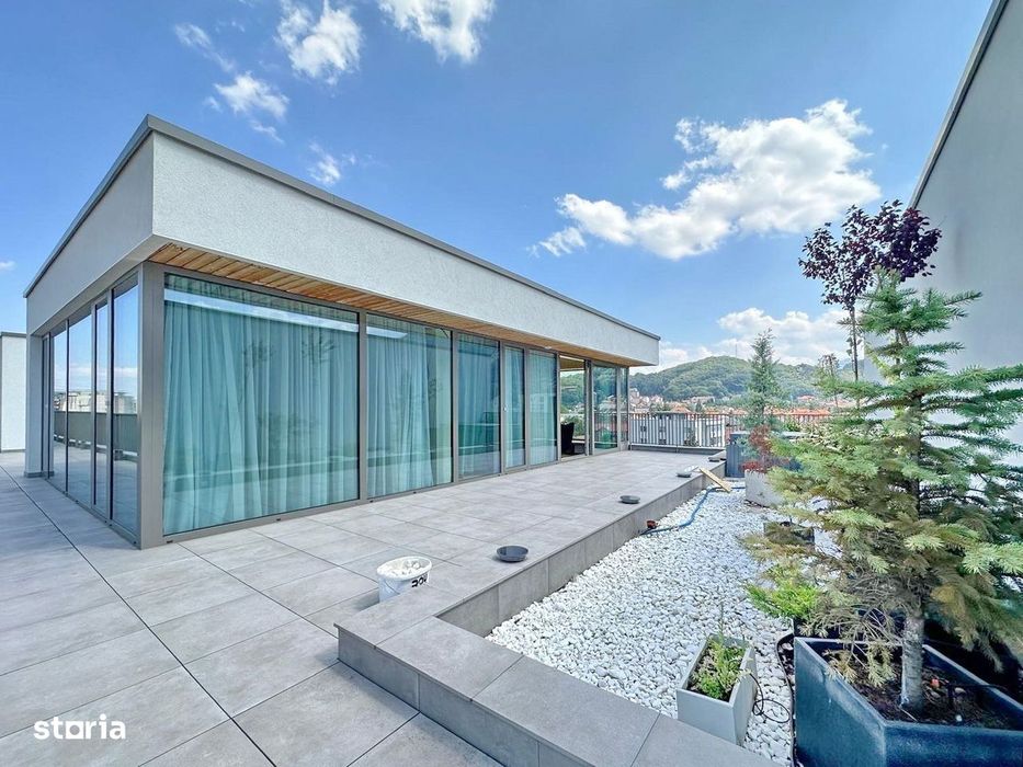 Penthouse de închiriat – Centru Brașov, vedere directă spre Tâmpa
