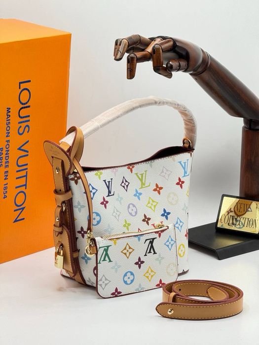 Geanta Louis Vuitton noua !!! Dimensiuni 28/18 !!!