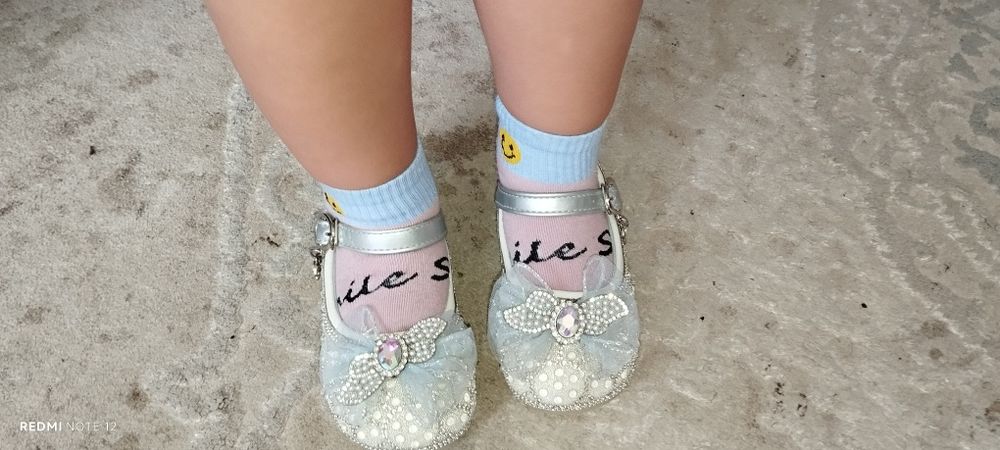 Обувь детская новые