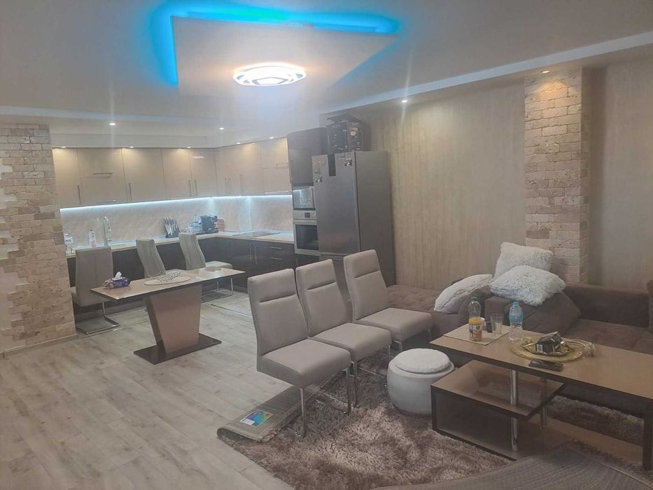 Дава се под наем Двустаен апартамент в Димитровград - 45 кв.м за 204 € - Снимка #3