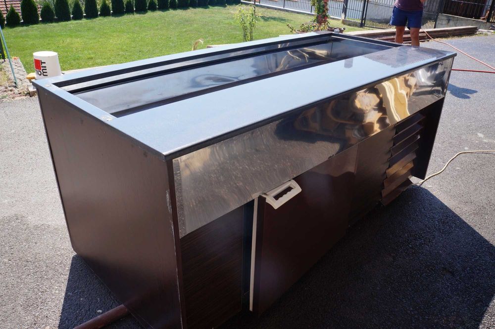 Хладилна витрина