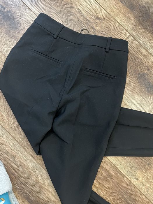 Панталон Zara.