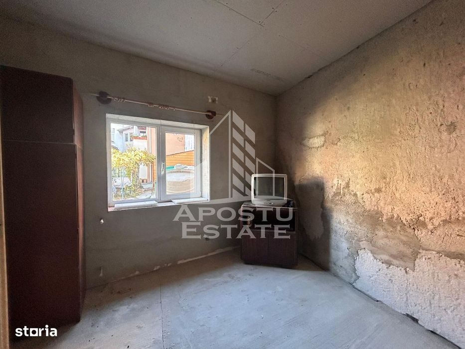 Apartament cu 1 camera la curte comuna cu putini locatari, in Balcescu