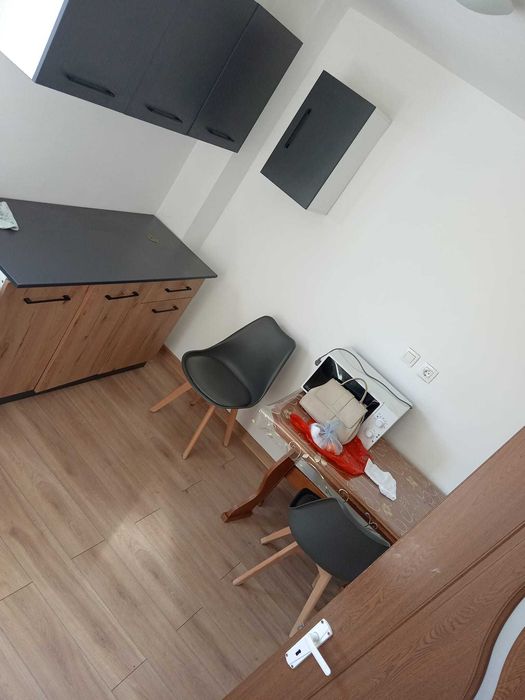 Inchiriez Apartament 2 camere la casa langa Hotel Tolea