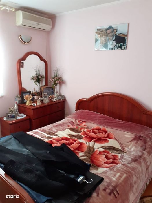 Apartament 4 camere, balcon, 90mp, etaj 1
