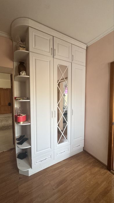 Шкаф для спальной и прихожей