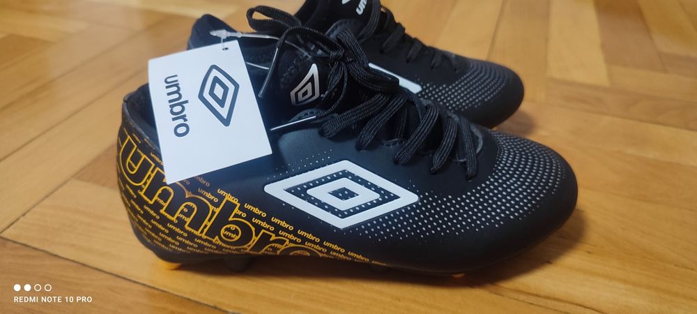 Детски маратонки Umbro нови 33,5