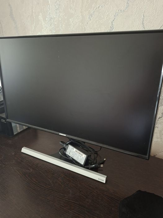 Монитор Samsung  model S24D590PL