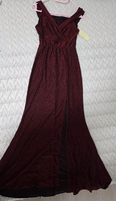 Блестяща рокля в Бордо - нова с етикет