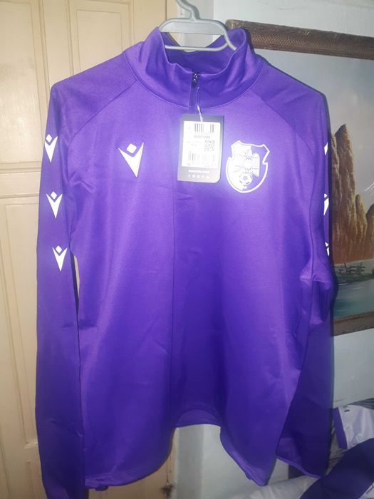 Trening FC ARGES -- Banii merg la un baiat bolnav de cancer.