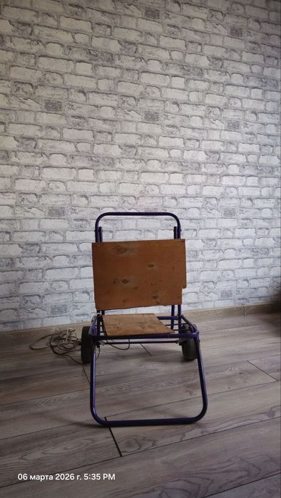 Хозяйственные тележки на колесах для перевозки грузов