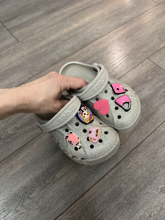 Детские кроксы.