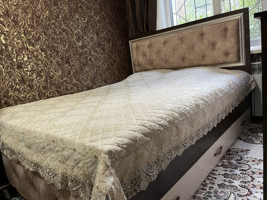 Спальный гарнитур б/у