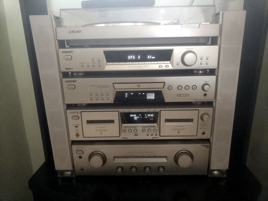 Пет-компонентна система SONY