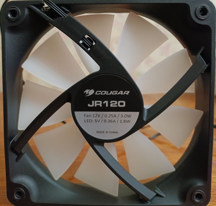 Продаётся вентилятор для корпуса пк