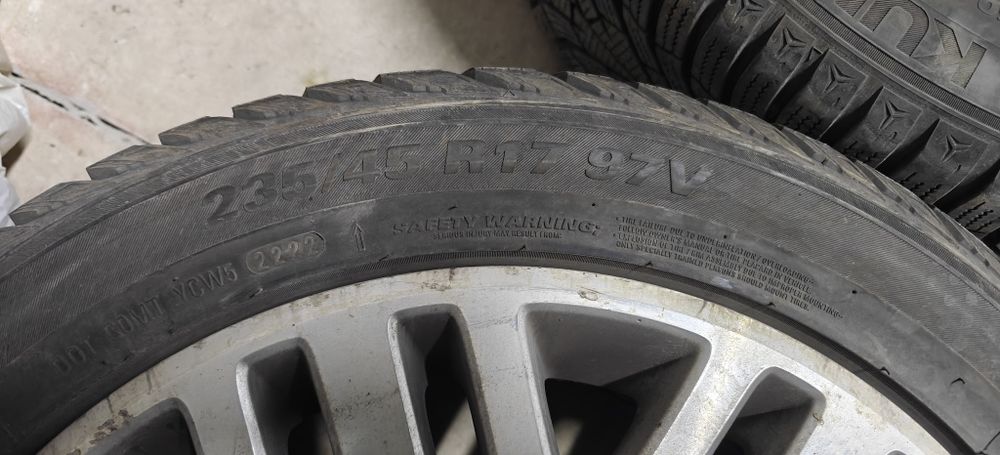 Зимни гуми с джанти Kumho 17"