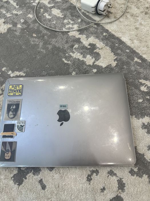 Apple Macbook м1