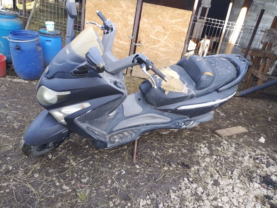 Vând scuter SIM 125cc
