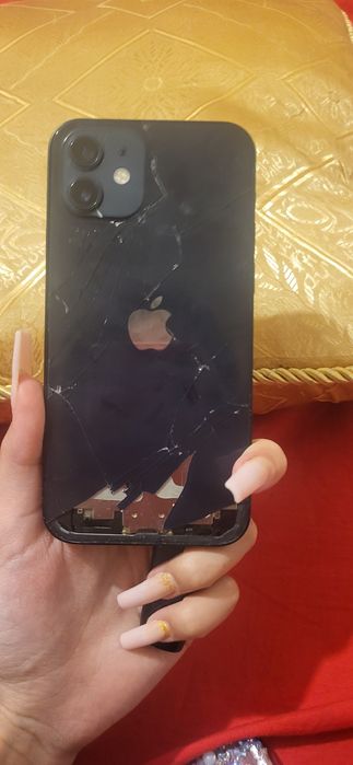 Iphone 12 vând urgent ca am nevoie de bani (problema in familie)