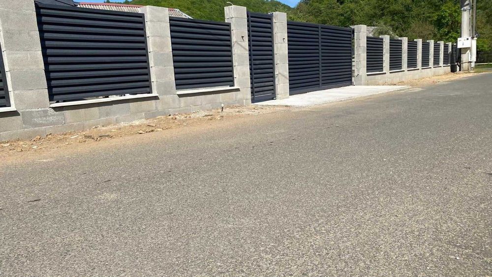 Garduri si porti stil jaluzea, sipca metalica, tabla cutata