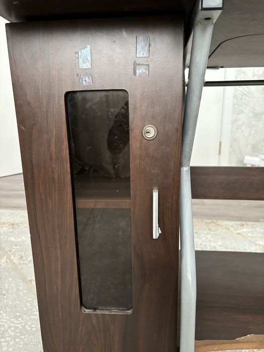 Стол для учебы и работы