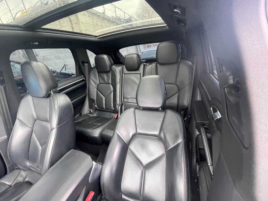 porsche cayenne 958 кожен салон порше каен седалки