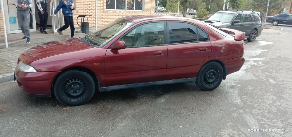 Продам Митсубиси каризма