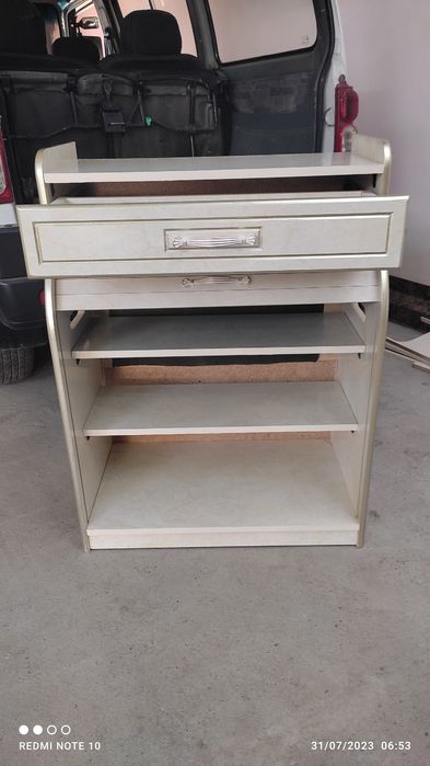 Oyoqkiyim uchun Komodlar (perehoshka)