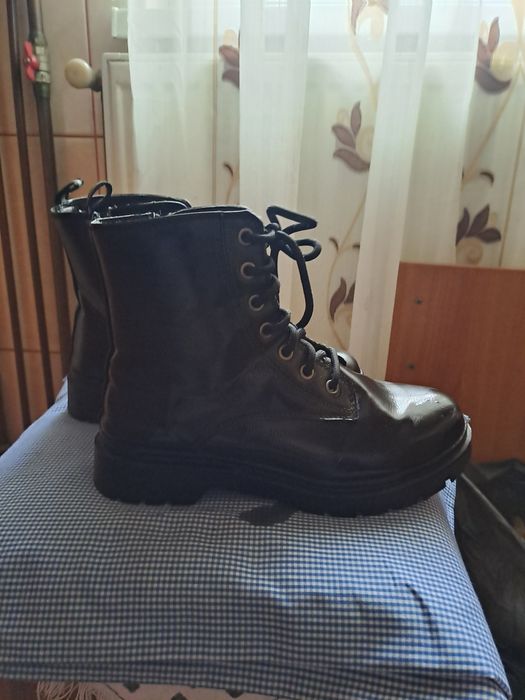 Vand f urgent ghete din piele nat negru , 37,starefbuna