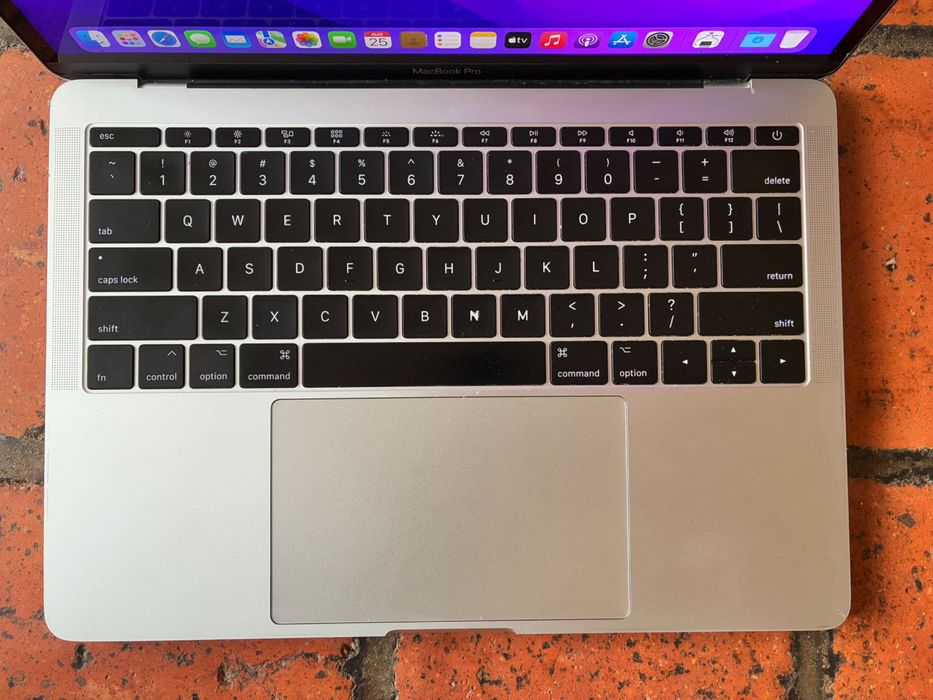 MacBook Pro A1708 13инча 2017г 256gb