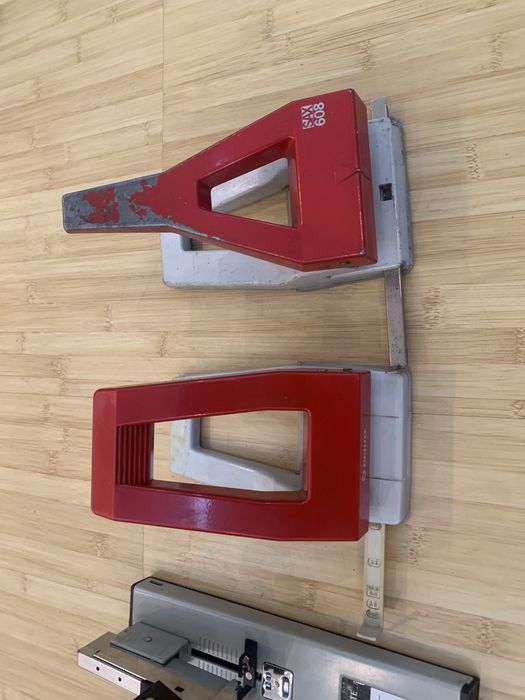 capsatoare profesionale Esselte 1300 si perforatoare