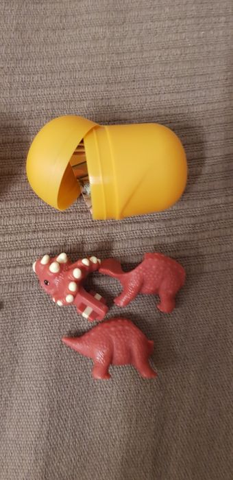Динозаври от kinder natoons,разменям