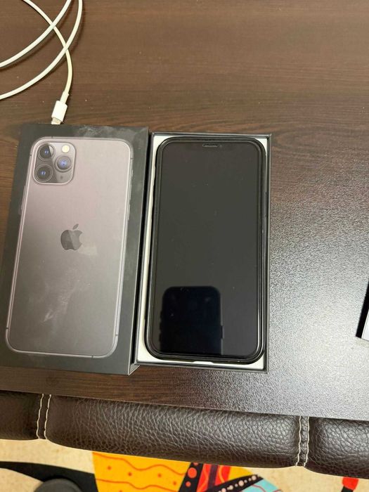 Продавам iPhone 11Pro 256GB.
