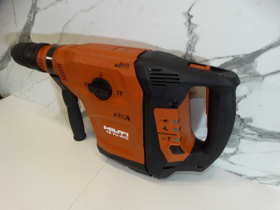 2025 - Hilti TE 70 ATC / AVR - Мощна ударо пробивна машина