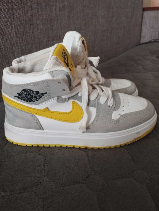 Кроссовки- конверсы. 36 размер