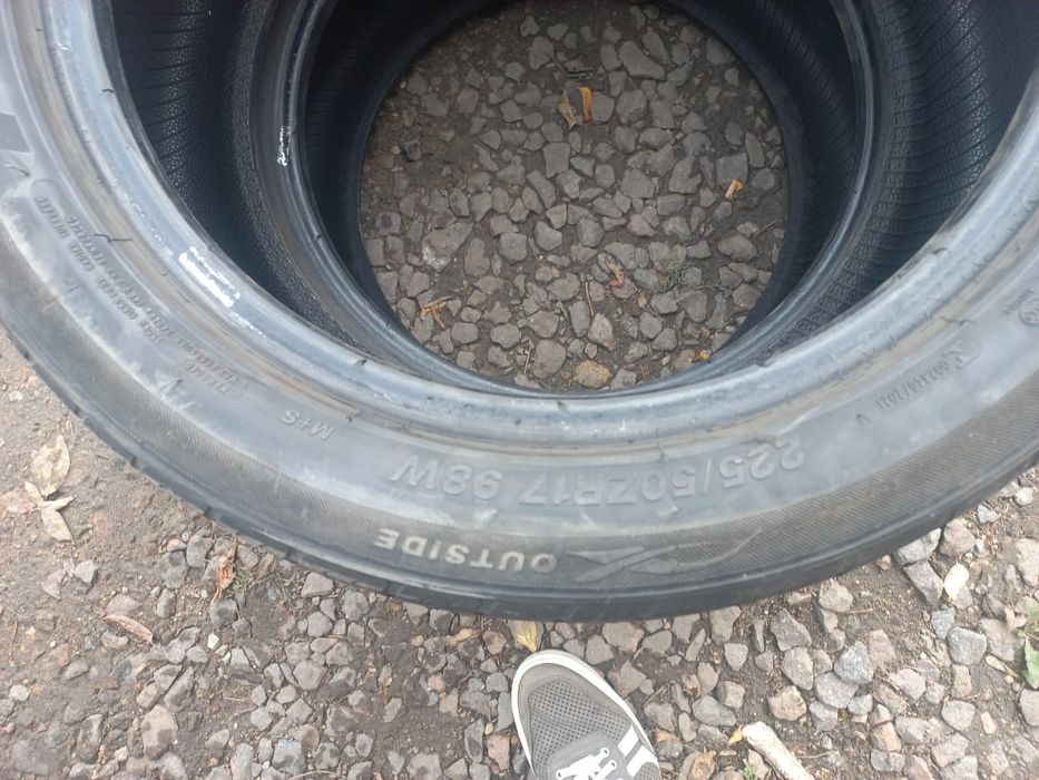 Продам резину на 17