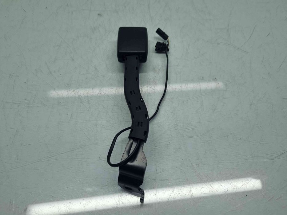Capsa centura dreapta fata Volkswagen Golf 6 (5K1) [Fabr 2009-2013] 1