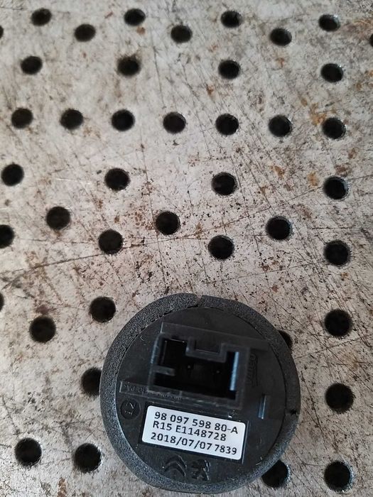 Amplificator antena peugeot 3008 2 2018 9809759880a