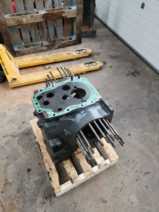 Dezmembrez tractor Fendt 600,611,614,615