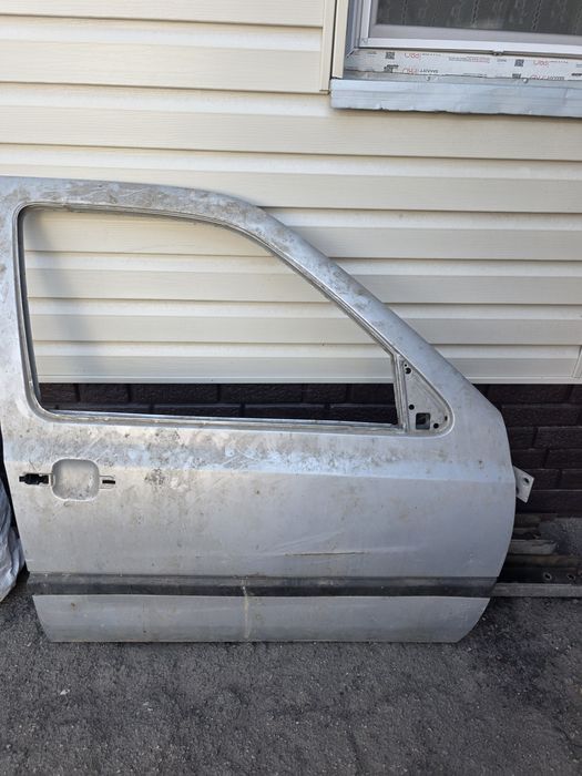 Продам дверь на Volkswagen golf 3