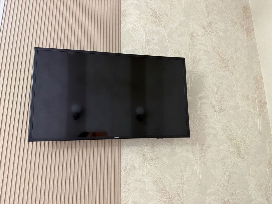 Продам телевизор Самсунг смарт тв