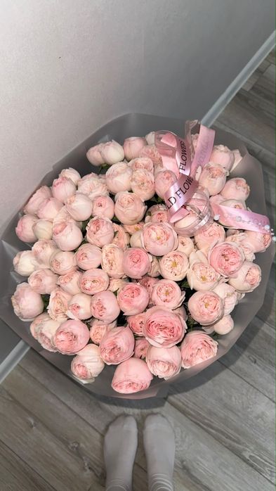 цветы пионы+кустовые розы