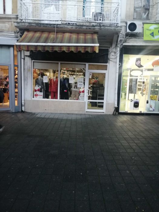 Дава се под наем Магазин в Пазарджик, Руски - 18 кв.м за 397.8 € - Снимка #1