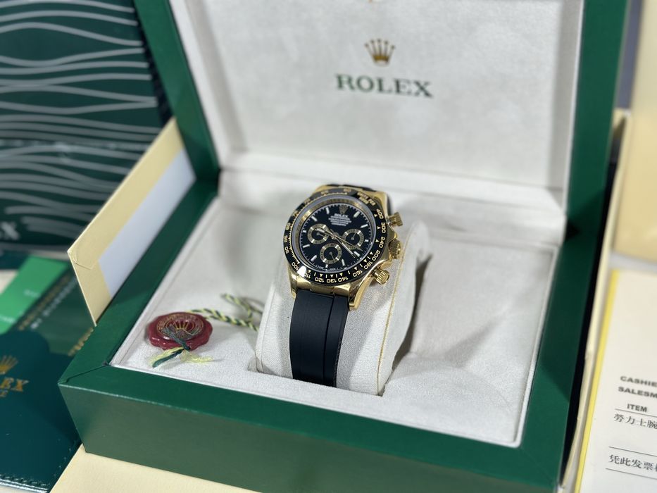 Rolex Daytona Cosmograph Gold and Black Dial 40 mm Rubber Strap