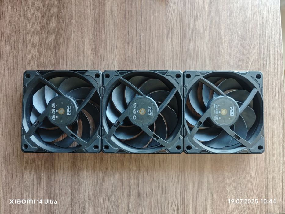 Кулер Вентилятор Lian li p28