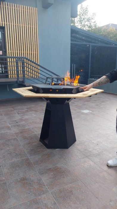 Gratar tip Live Cooking cu plită + blat stejar masiv – livrare în țară