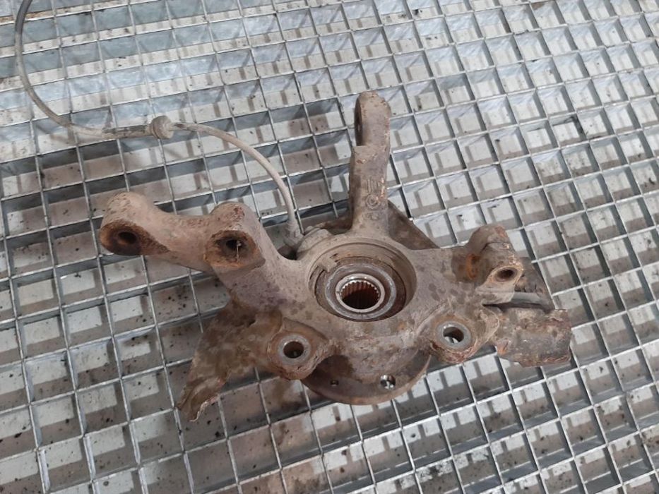 fuzeta dreapta fata 1.9 jtd  fiat stilo