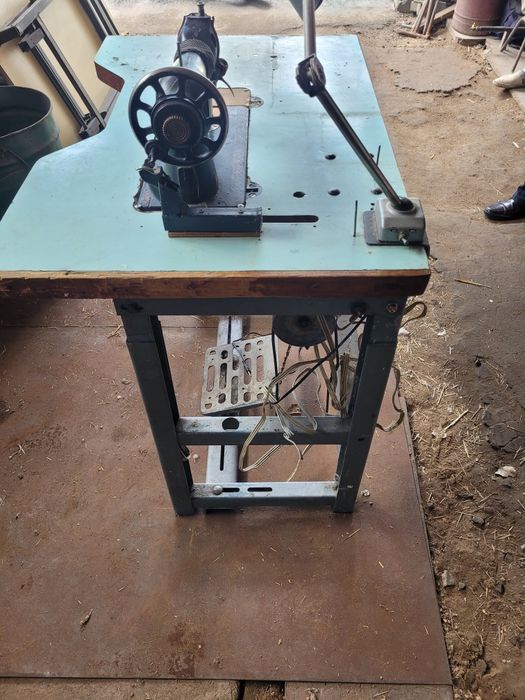 Продам швейную машинку 2 в1