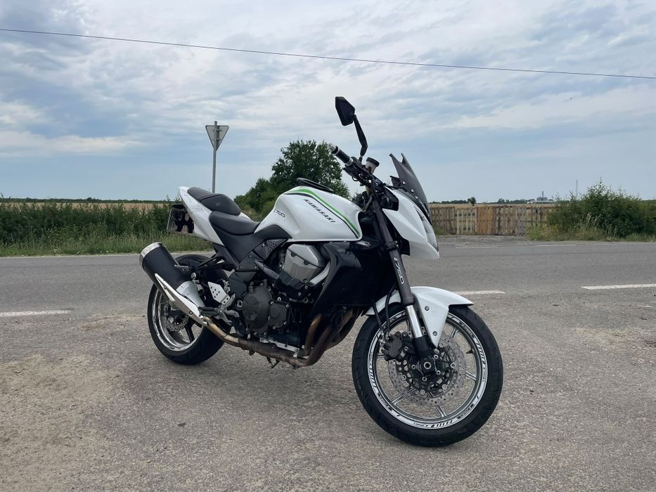 Vând Kawasaki Z750L 2008 injecție cu posibilitate de Rate